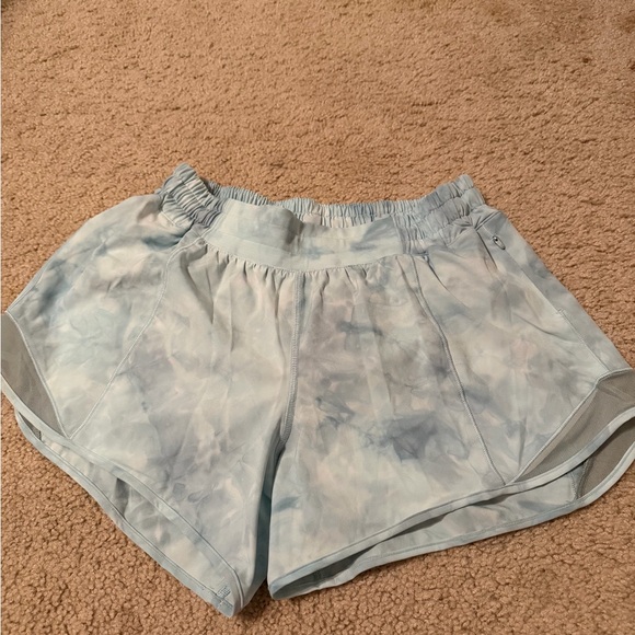 lululemon athletica Pants - Lululemon Hotty Hot 4” Light Blue Tie-Dye Shorts